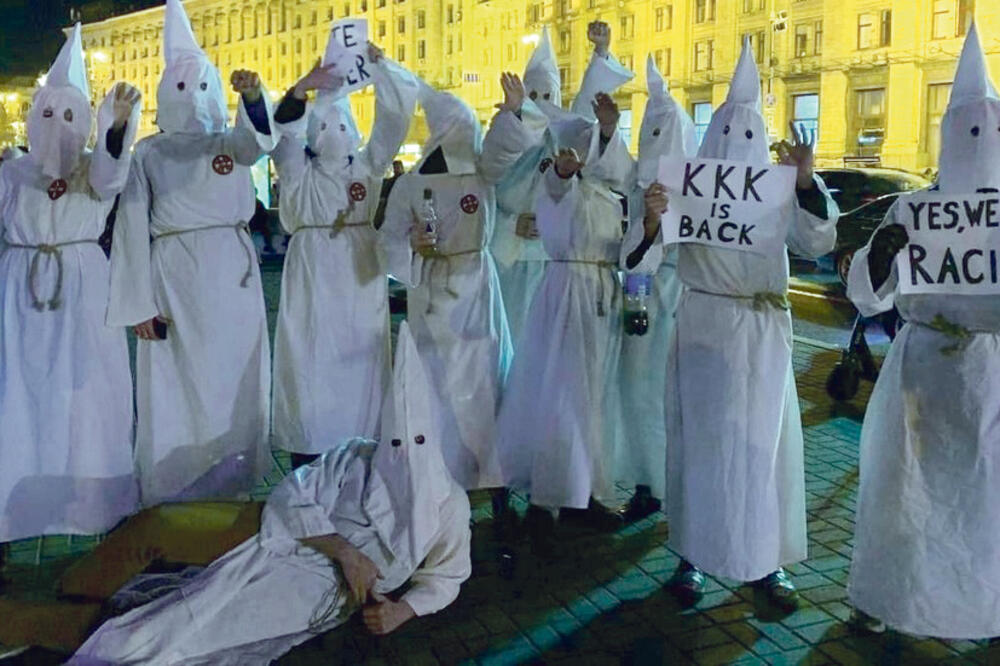 NESLANA ŠALA Marš rasista u Kijevu za Noć veštica!