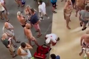 DVOJE MRTVIH EPILOG OBRAČUNA NARKO BANDI U KANKUNU: Fijukali meci po plaži, a turisti bežali u rizort da spasu živu glavu VIDEO
