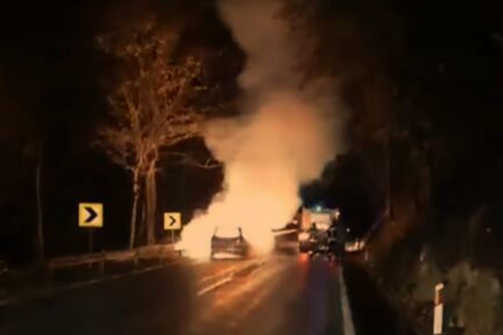 AUTOMOBIL SE ZAPALIO NA IRIŠKOM VENCU: Vatrogasci reagovali, sprečena tragedija (VIDEO)