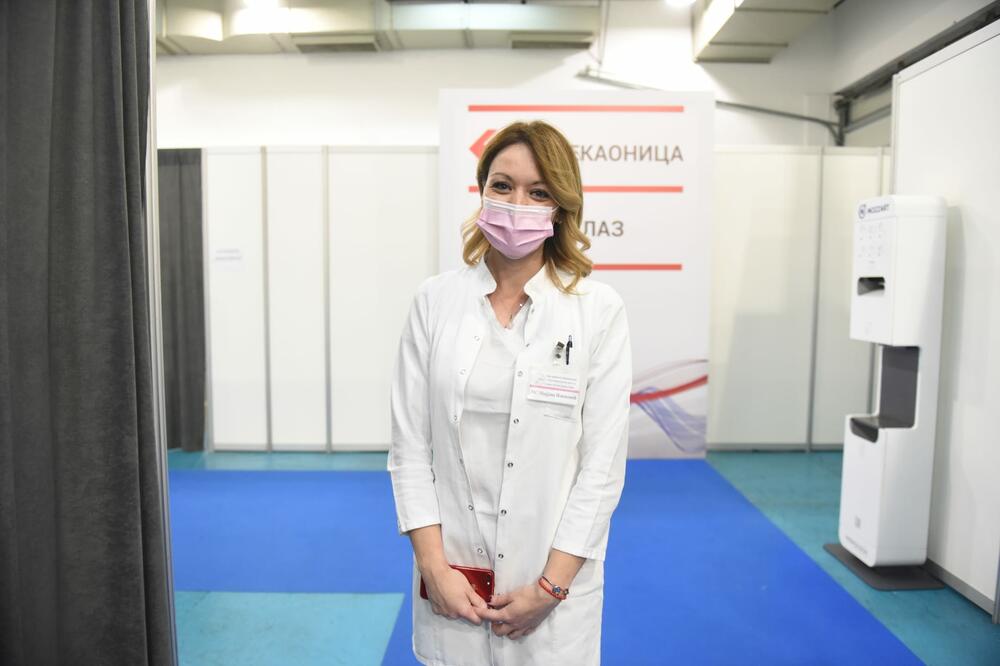 ONA ĆE VAKCINISATI PREDSEDNIKA VUČIĆA: Sestra Mirjana vakcinisala pola Vlade, ima tremu, ali ne od davanja vakcine (FOTO)
