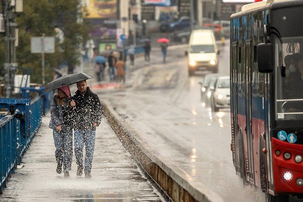 RHMZ IZDAO UPOZORENJE ZBOG OBILNIH PADAVINA: U ovim delovima Srbije očekuje se veća količina kiše! Poznato i kada prelazi u SNEG