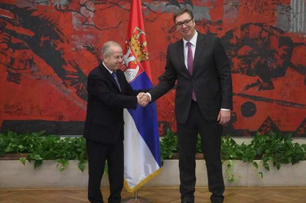 PREDSEDNIK SRBIJE PRIMIO AKREDITIVNA PISMA: Vučić sa ambasadorima Argentine i Francuske