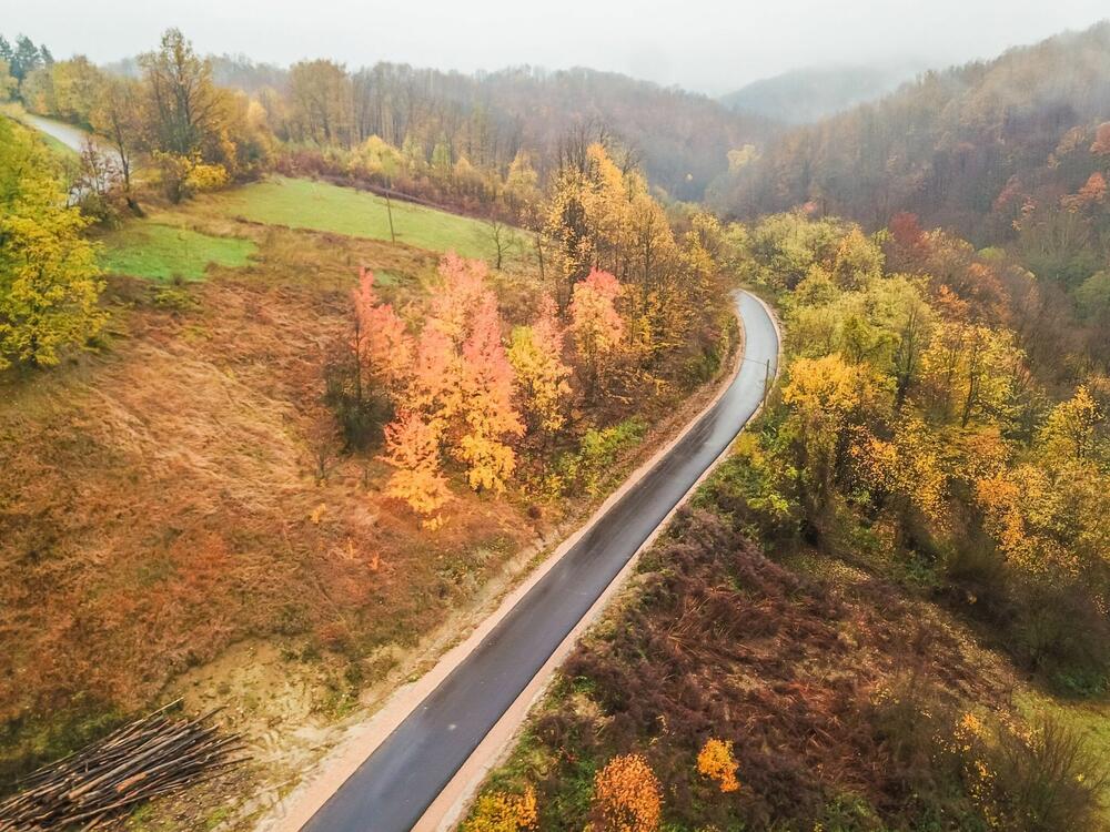 Planinica, Valjevo, jesen, asfalt, asfaltiranje, srpsko selo