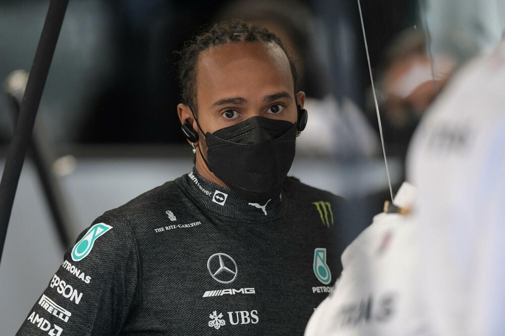 SPREMA SE ZA POVRATAK NA TRON: Hamilton posetio fabriku Mercedesa uoči nove sezone