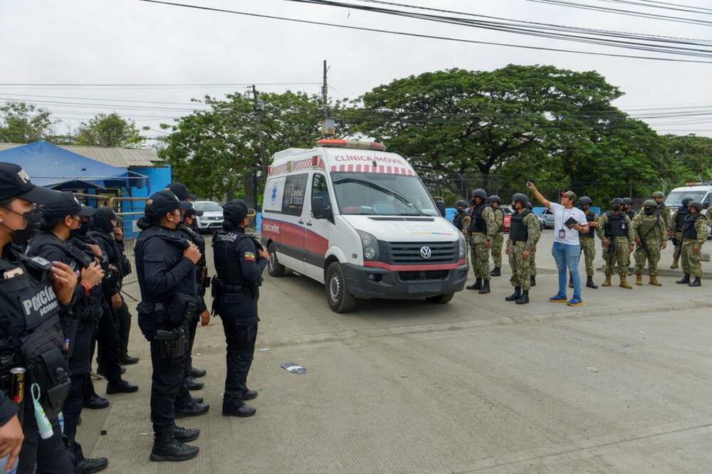 KRVAVA POBUNA U EKVADORSKOM ZATVORU: U neviđenom obračunu bandi iza rešetaka stradalo najmanje 58 zatvorenika FOTO, VIDEO