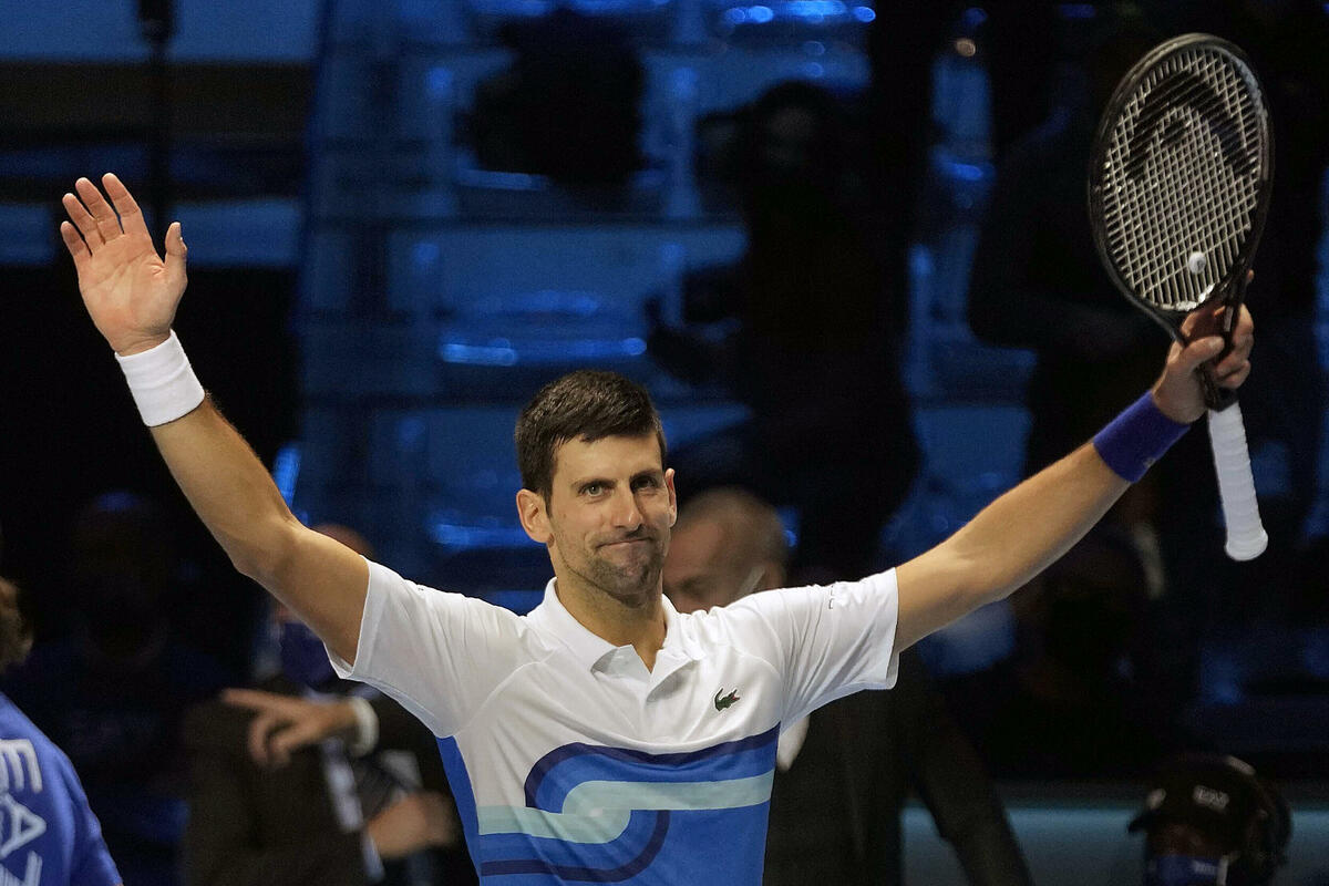 DOMINIO!  LAVANDERIA NOVAK PULITA FORTE!  Djokovic brilla a Torino, in semifinale dal primo posto!  VIDEO