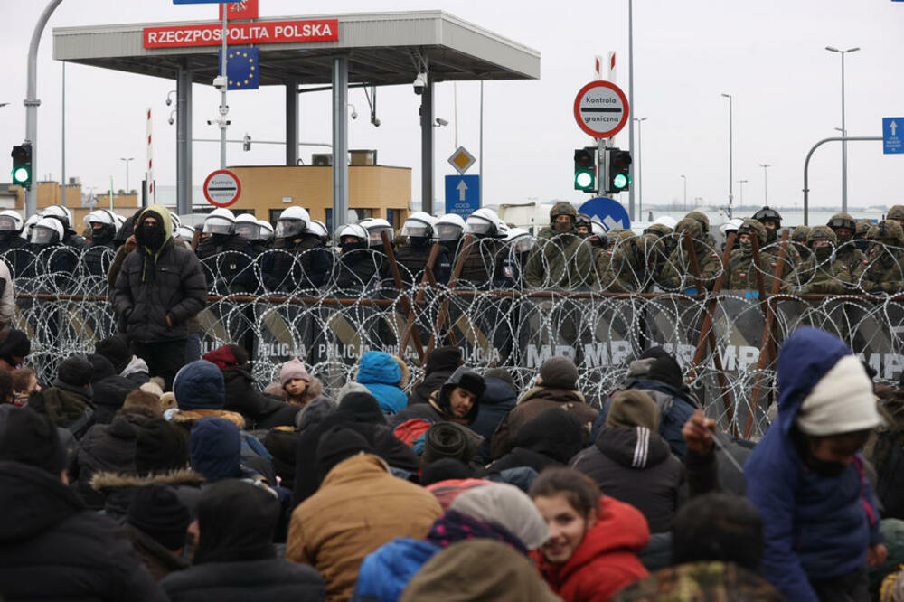 HOĆEMO KUĆI! Stotine migranata zaglavljenih na belorusko-poljskoj granici žele nazad u Irak, prvi let kreće krajem nedelje