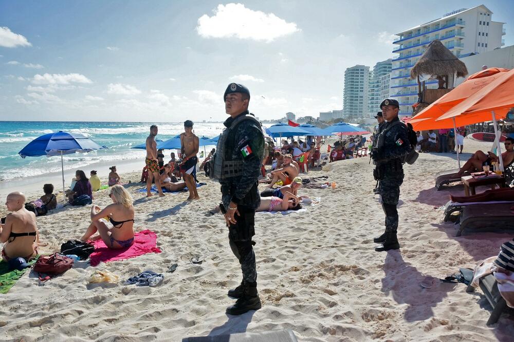 ZBOG RATA NARKO BANDI UVODE TURISTIČKI BATALJON: Meksiko angažuje 1.500 pripadnika Nacionalne garde da čuvaju poznate plaže!