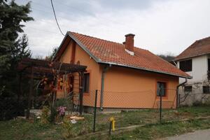 OBEĆANO, ISPUNJENO! Vesić: Popravljeni krovovi na kućama posle eksplozije u Leštanima