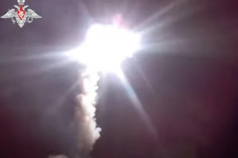 RUSIJA USPEŠNO LANSIRALA CIRKON U BELOM MORU: Hipersonična raketa, 9 puta brža od zvuka, pogodila cilj udaljen 400 km! (VIDEO)