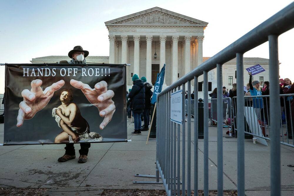 ZEMLJA SLOBODE I PRAVDE NA PREKRETNICI: Kako bi Vrhovni sud SAD mogao da promeni zakone o abortusu i ženama ukine pravo na izbor