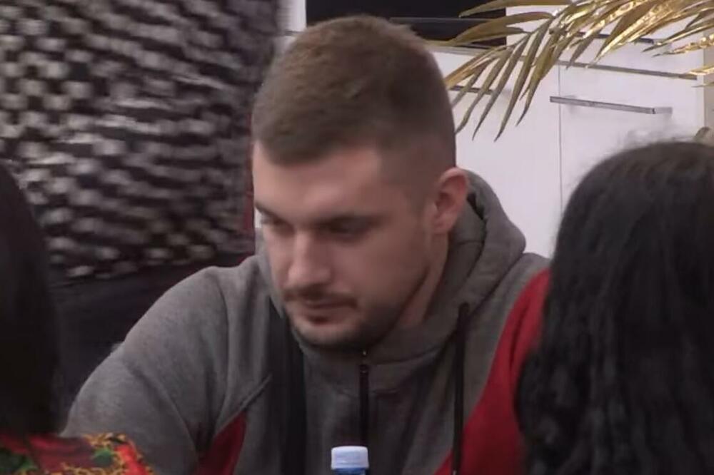 OKRENI SE ŽENI I DECI, AKO JOŠ UVEK TO MOŽEŠ! Sale Luks sasuo Gruji GORKU ISTINU u lice, žestoko ga ponizio zbog PREVARE! (VIDEO)