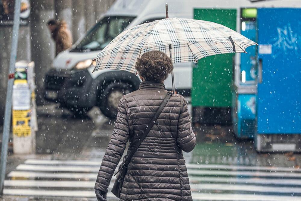 PROGNOZA ZA PETAK: Pre podne kiša i sneg, popodne prestanak padavina