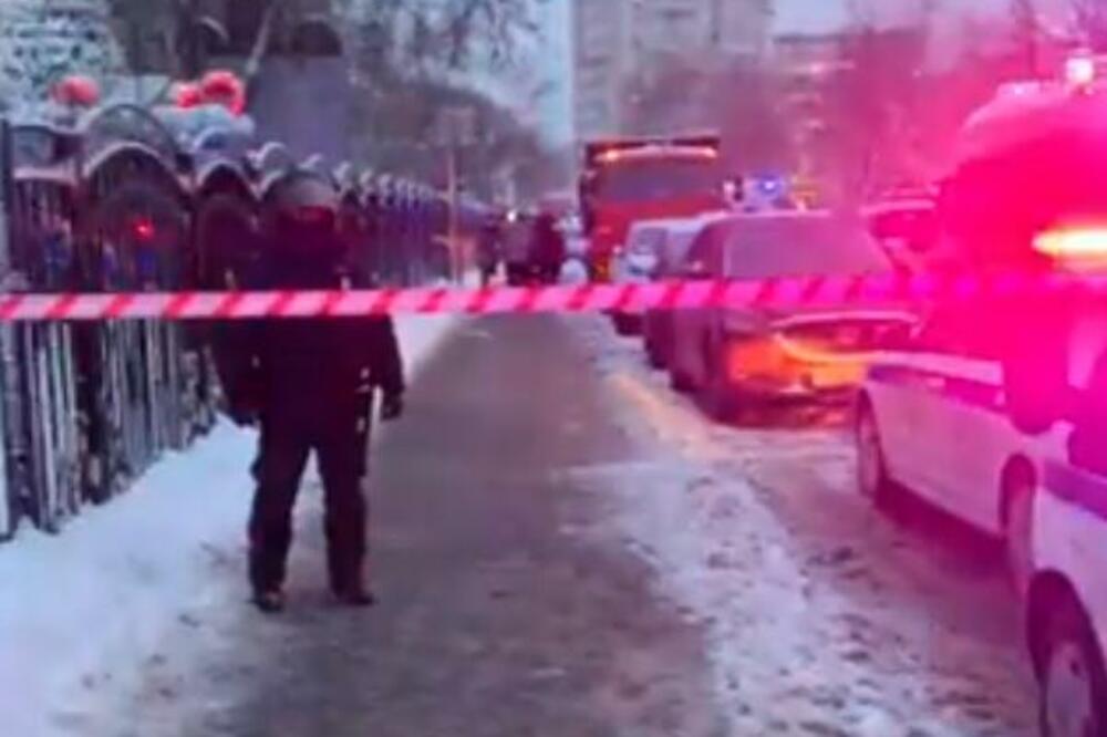 PUCNJAVA U MOSKVI: Dve osobe ubijene, tri ranjene uključujući dete, napadač otvorio vatru posle svađe zbog maske?