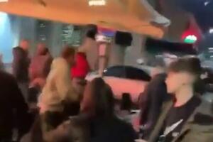 HAOS U MILANU: Napadnuti navijači Liverpula! Letele flaše i stolice na sve strane! VIDEO