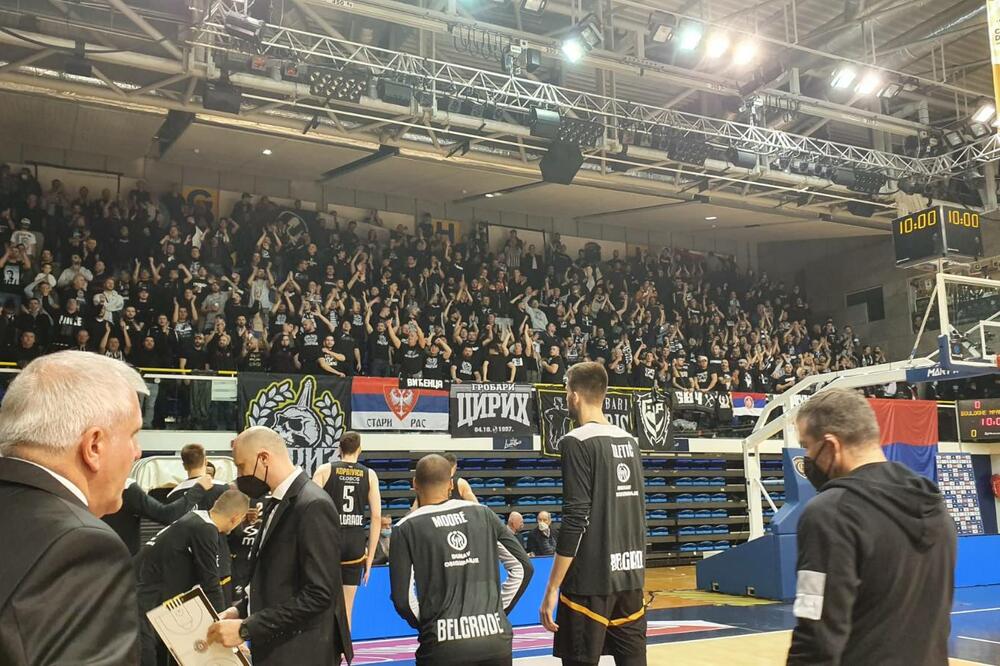 GRMI PARIZ: Grobari u velikom broju stigli na utakmicu crno-belih sa Metropolitanom! FOTO
