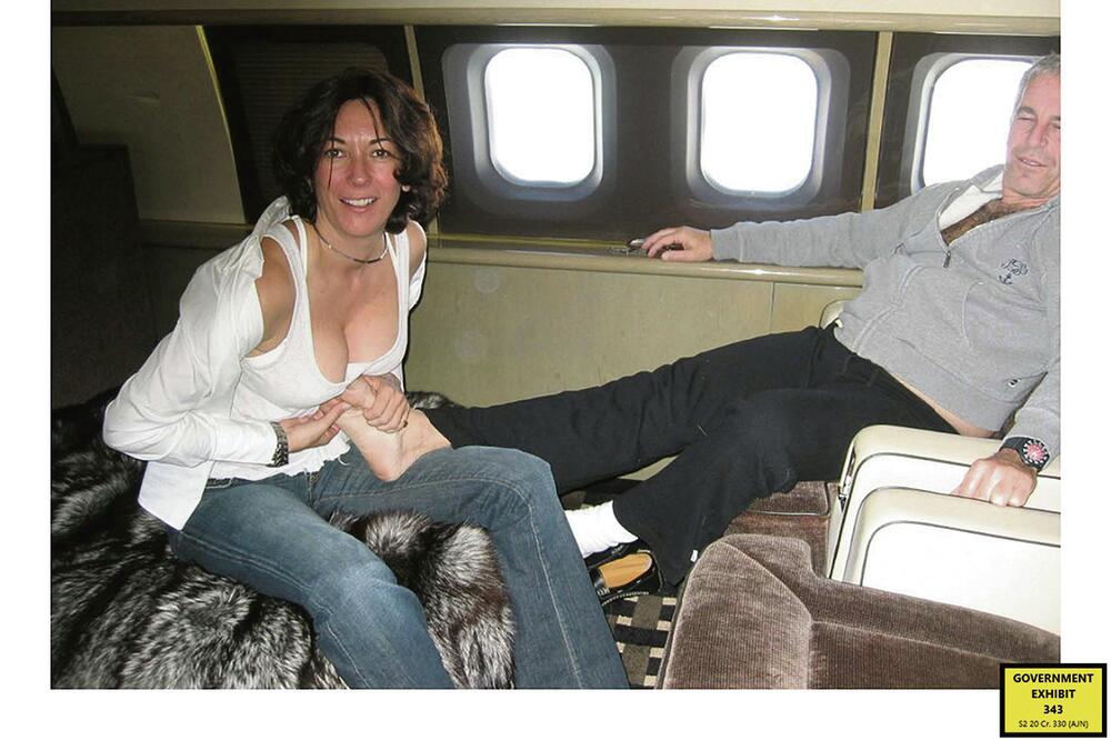 Masaža u avionu... Gilejn Maksvel i Džefri Epstin