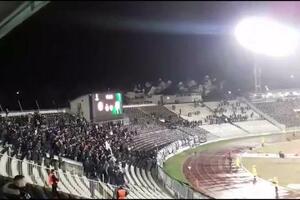 GROBARI, GDE STE? Pogledajte atmosferu na stadionu Partizana pred početak utakmice sa Anortozisom! VIDEO