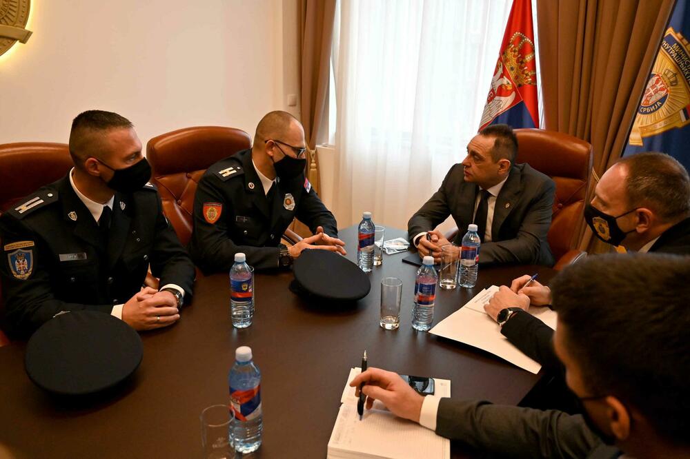 MINISTAR VULIN ISPRATIO POLICAJCE U MIROVNU MISIJU: Na vama je da pokažete sve sposobnosti i kvalitete koje ima srpski policajac