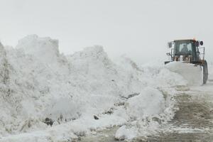VANREDNA SITUACIJA U OPŠTINI LUČANI: Oko 4.000 domaćinstava bez struje, na putevima veliki snežni nanosi