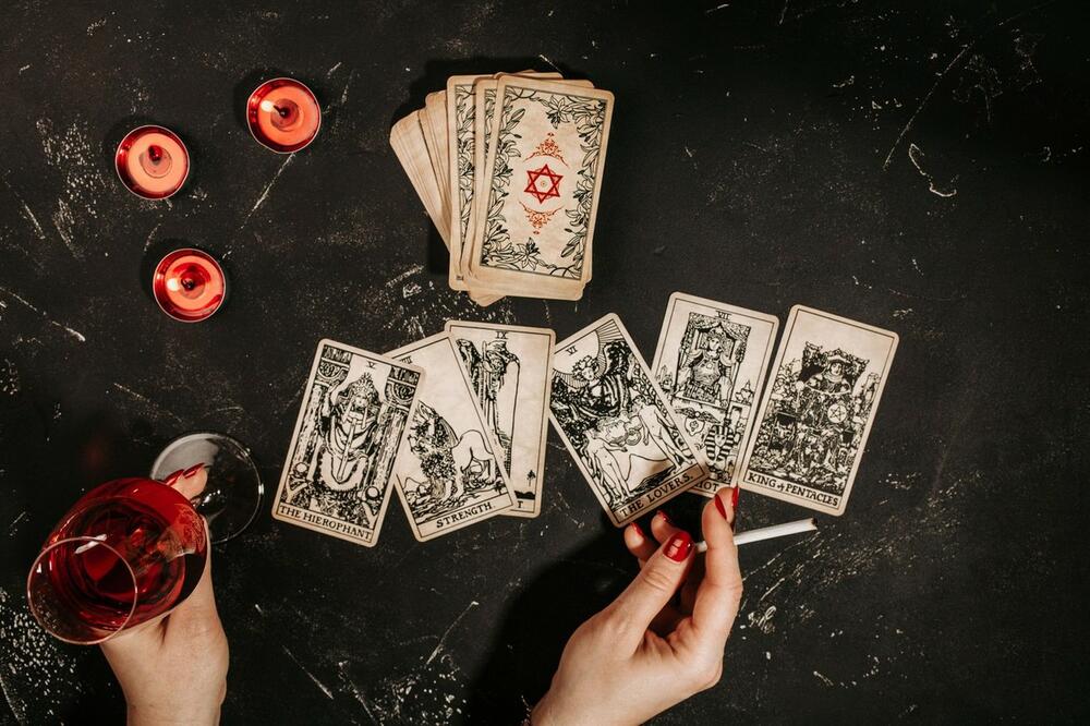 TAROT HOROSKOP ZA DECEMBAR 2022: Lav uzdrman do srži, Blizanci okreću novi list, OVOM ZNAKU u karti piše BOGATSTVO! Šta vas čeka?