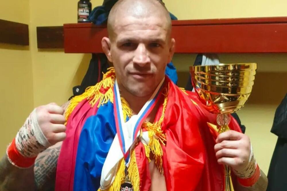 MMA SPEKTAKL U KIKINDI: Vaso Bakočević prva zvezda!