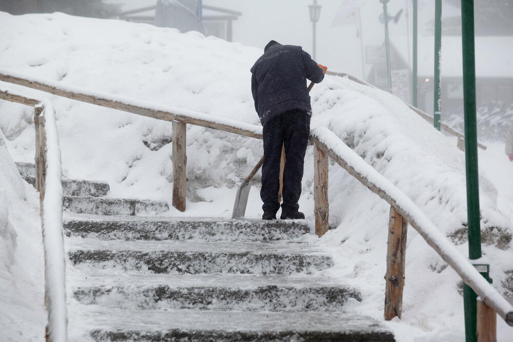 NOVA VAROŠ: Sneg i do 80 cm, u dve škole nema nastave, od danas vanredna situacija u čitavoj opštini