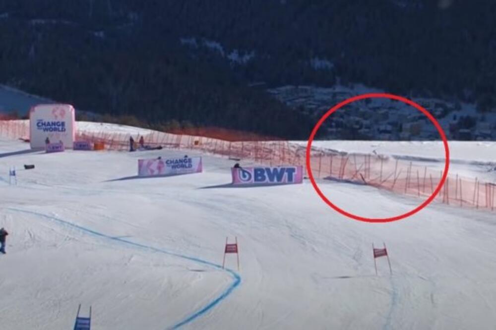 UZNEMIRUJUĆE! Pogledajte JEZIV pad poznate skijašice: Preletela zaštitnu ogradu, svima je na trenutak ZASTAO DAH! VIDEO