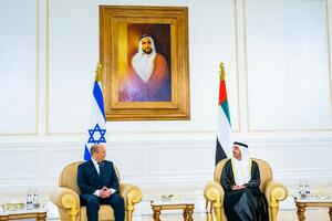 ISTORIJSKA POSETA: Izraelski premijer Naftali Benet doputovao u Ujedinjene Arapske Emirate VIDEO