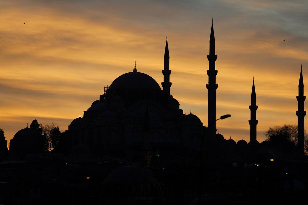 NEKOM RAT NEKOM BRAT: Stranci zbog masvonog pada lire kupuju nekretnine u Turskoj