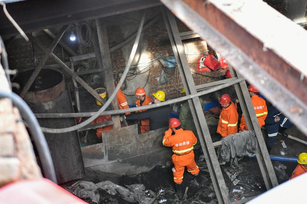 INCIDENT U KINI: Spasilačke službe pokušavaju da dođu do 21 osobe zaglavljene u poplavljenom rudniku