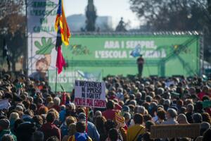PROTEST U BARSELONI Katalnoci ne žele da uče španski jezik! Protive se odluci suda