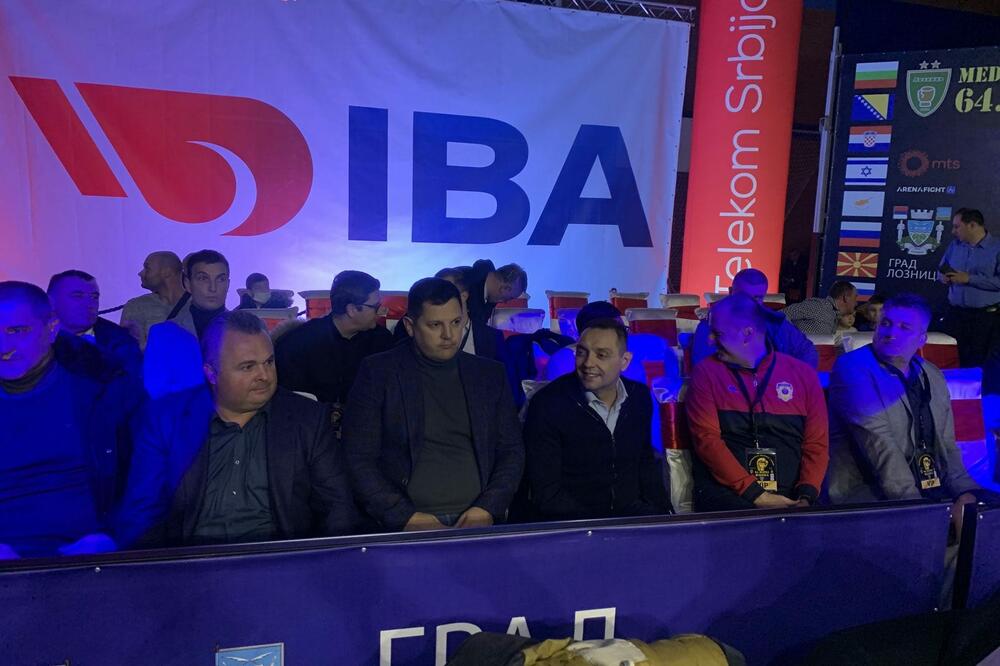 KAKVA EKIPA U LOZNICI! Aleksandar Vulin stigao u HRAM BOKSA, sa Borovčaninom uživao u borbama na prestižnom međunarodnom turniru