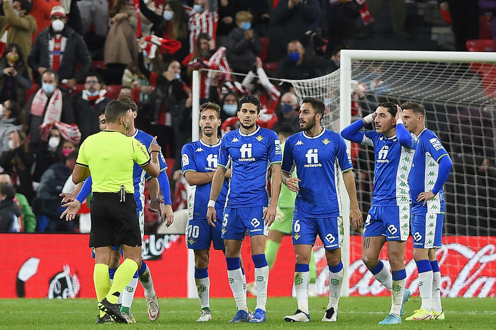 KAKVA LUDNICA U BASKIJI: Atletik Bilbao posle preokreta i golom u finišu meča do pobede nad Betisom!