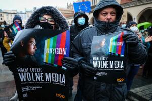 POLJACI NEĆE SVAĐU SA SAD Demonstranti traže veto na zakon o medijima: Radi se o budućnosti naše demokratije