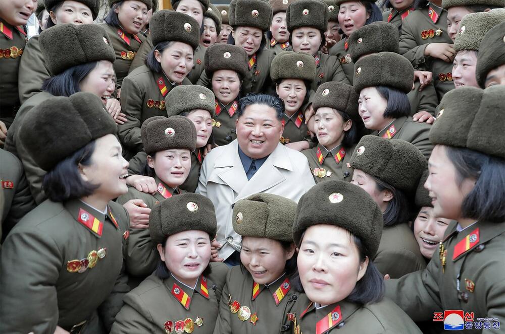0484609863, Kim Džong Un, žene vojnici, Severna Koreja