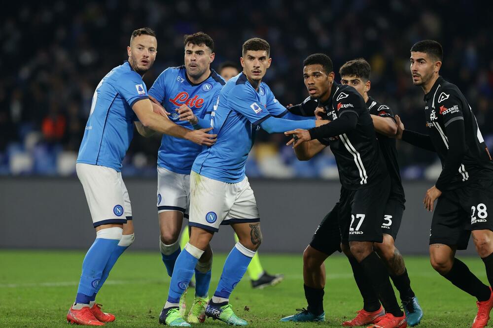 MEGASENZACIJA U ITALIJI: Specija nije šutnula na gol, a pobedila Napoli na stadionu Dijego Maradona