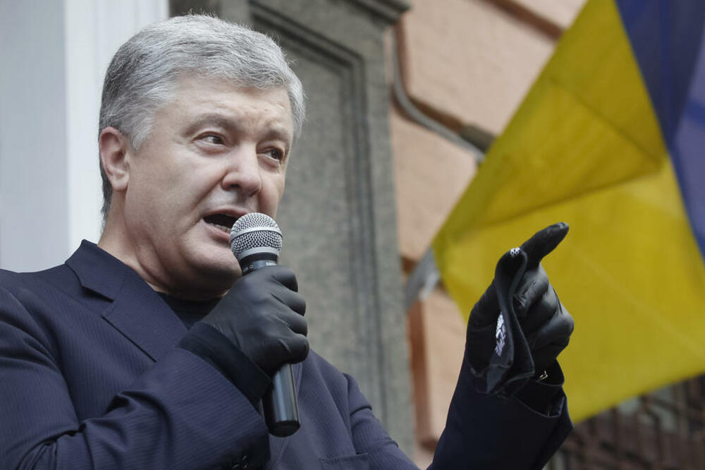POROŠENKU SPREMILI LISICE: Sud u Kijevu naredio HAPŠENJE bivšeg predsednika Ukrajine! Pominje se kaucija od 37 MILIONA dolara!