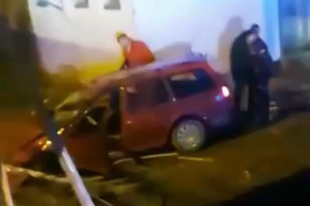 TEŽAK SAOBRAĆAJNI UDES U NOVOM PAZARU: Golfom sleteli s puta, troje povređenih prevezeni u bolnicu (FOTO)