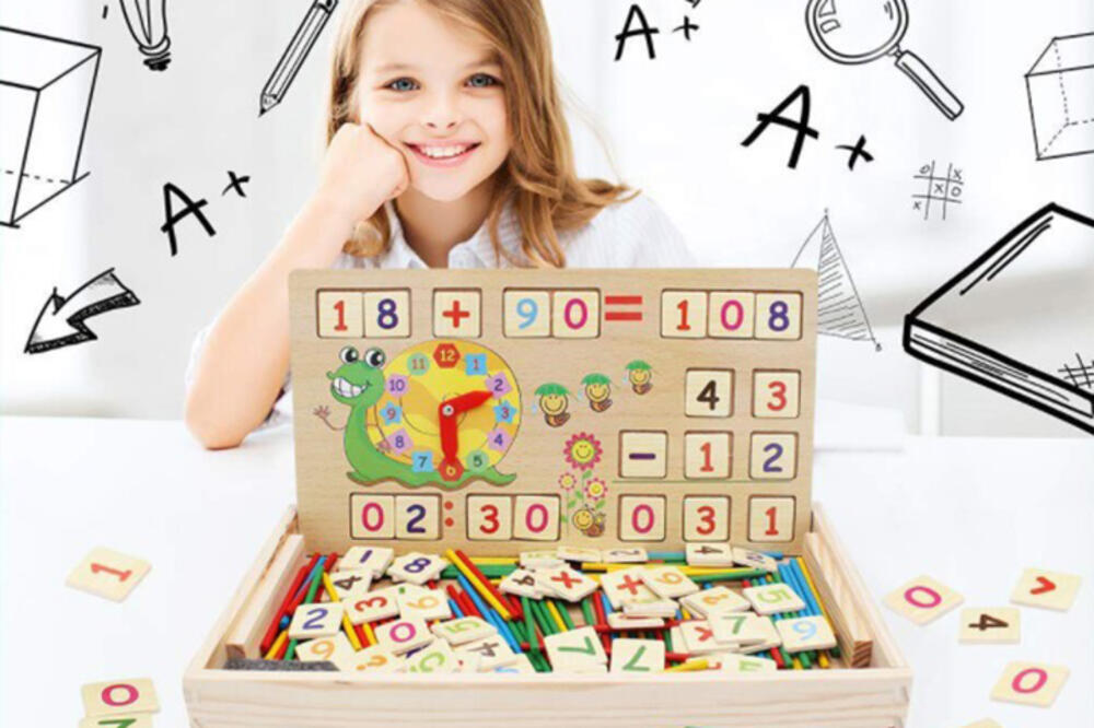 NAJBOLJI POKLON ZA DETE: Edukativna kutija za računanje sa TABLOM i SATOM na kome deca okreću kazaljke!