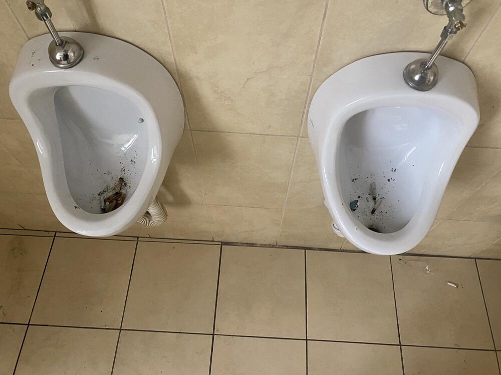 Toalet kragujevačke Gimnazije