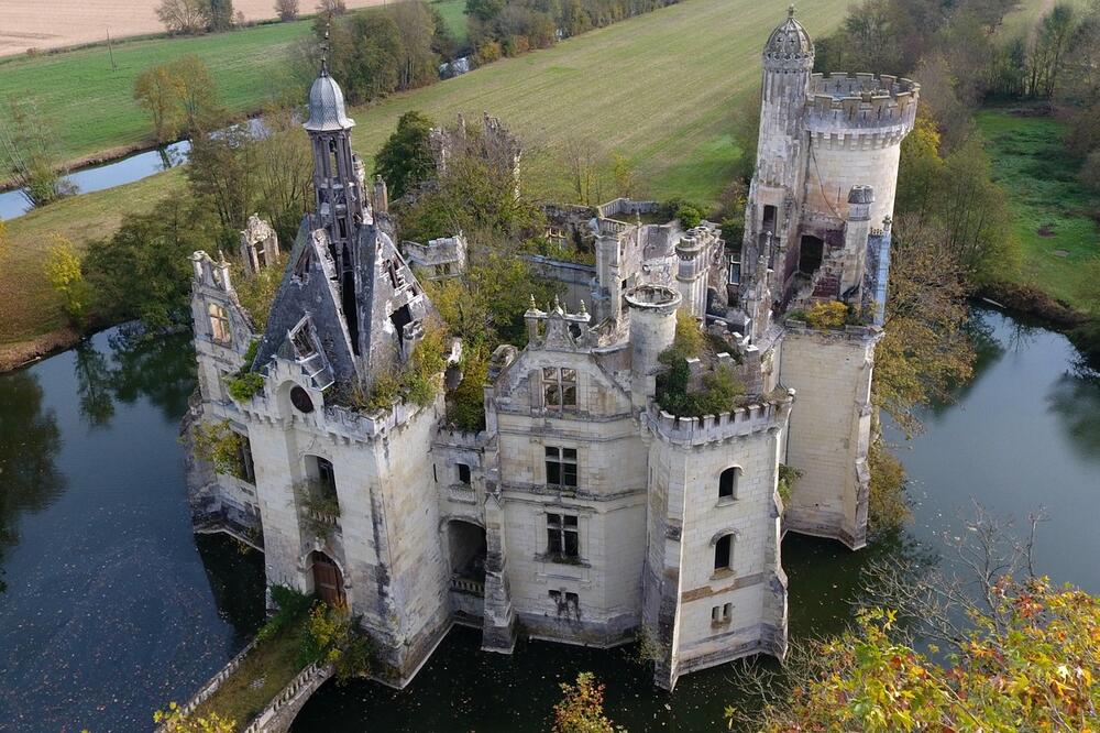 zamak, dvorac, Francuska, napušteno, Šato du la Mot-Šondenije