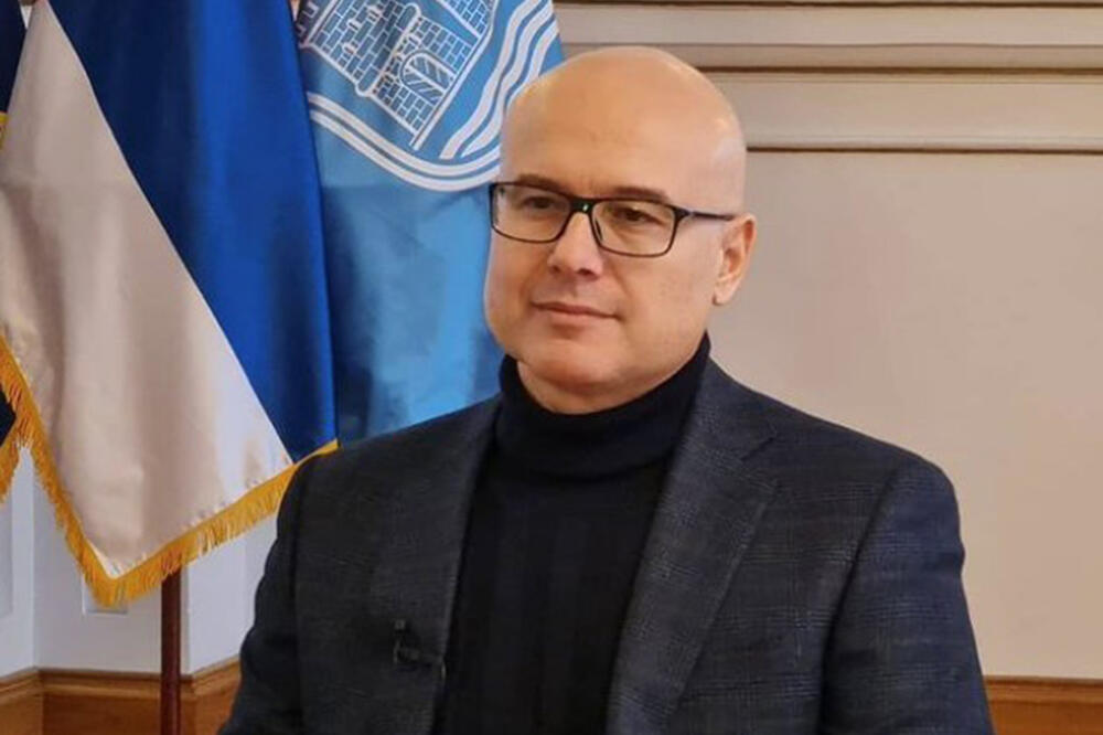 Gradonačelnik Novog Sada Miloš Vučević čestitao je svim vernicima islamske zajednice Ramazanski Bajram.