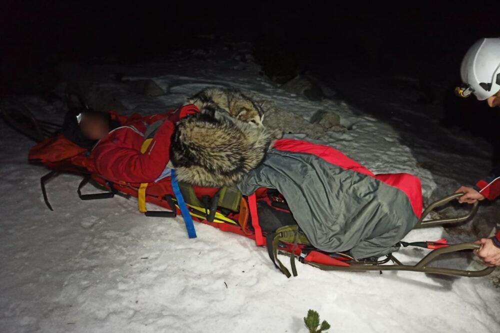OVO JE LJUBAV: U nesreći na Velebitu pas 13 SATI GREJAO planinara svojim telom! Nije se pomerio ni kada su spasioci stigli! (FOTO)