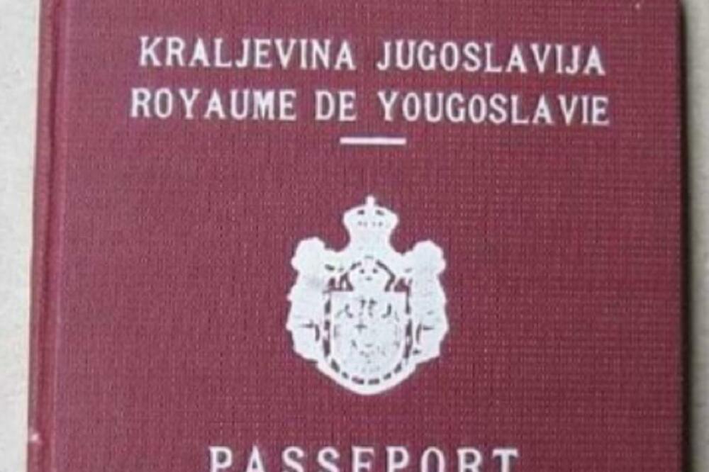 OVAKO NEŠTO DANAS SE NE MOŽE VIDETI! Pogledajte kakva PORUKA se krila u pasošu Kraljevine Jugoslavije! GENIJALNA JE! (FOTO)