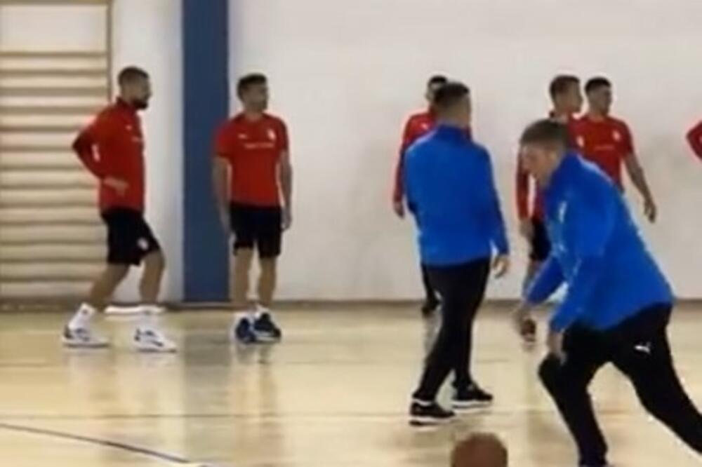 PEŠIĆU, VIDI PIKSIJA: Selektor fudbalera Dragan Stojković cepao mrežice na basketu! VIDEO