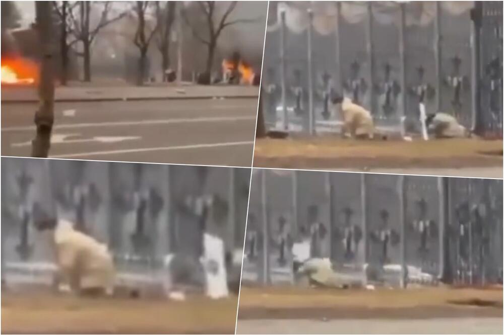 KAO U UKRAJINI 2014! Užasni snimci dolaze iz Kazahstana, pogođen jedan od pripadnika Snaga bezbednosti VIDEO
