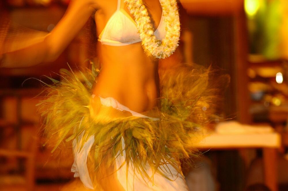OSVETA JE SLATKA: Svetski uspeh senzualnog plesa sa Tahitija koji su Evropljani pokušali da zabrane