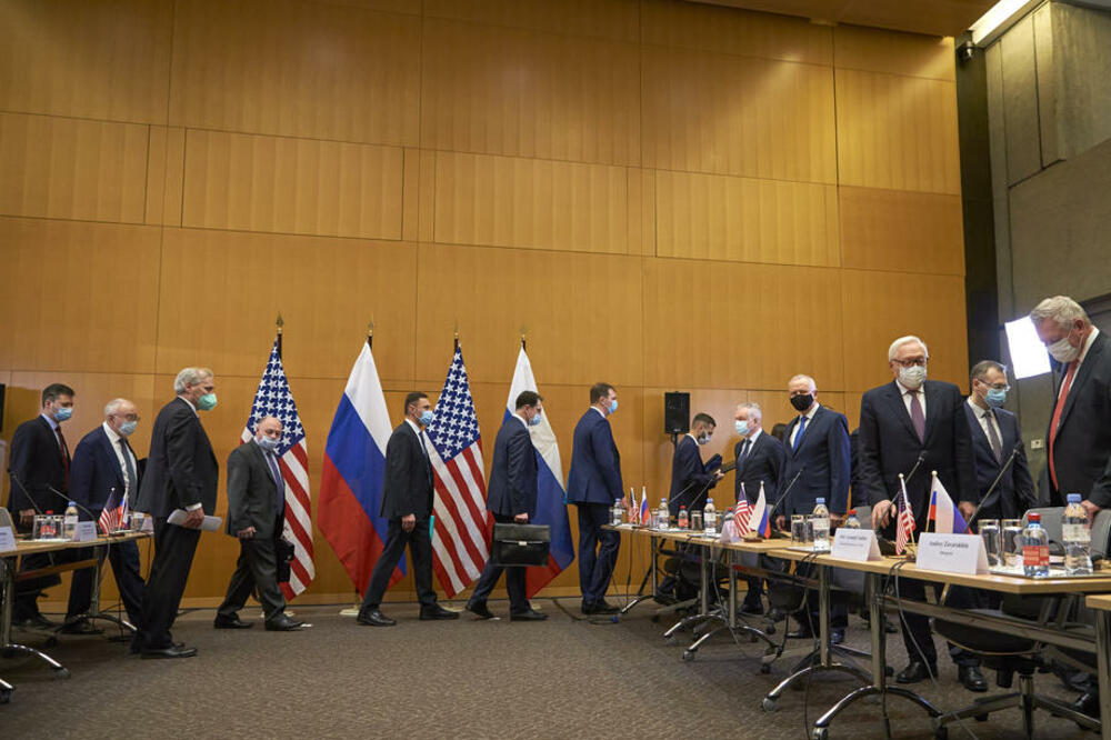 SAMIT U ŽENEVI: Rusija i SAD pregovaraju o Ukrajini, Moskva upozorava da neće popustiti pod pritiskom