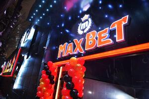 VRHUNSKA ZABAVA NA NOVOM BEOGRADU Spektakularnom žurkom sa poznatima otvoren novi MaxBet lokal